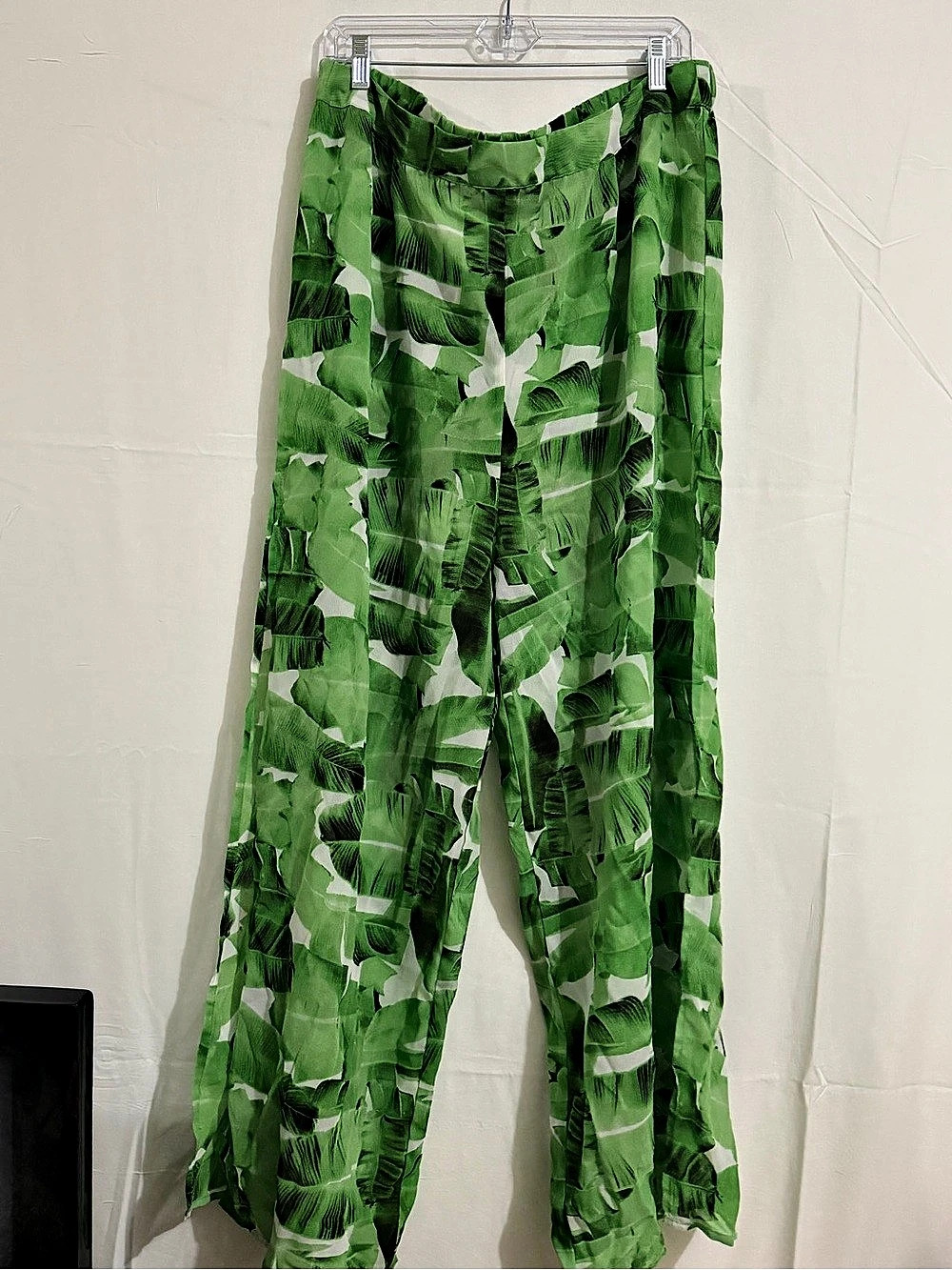 boohoo Green Leaf Print Straight Leg Pants Size 20 Like New